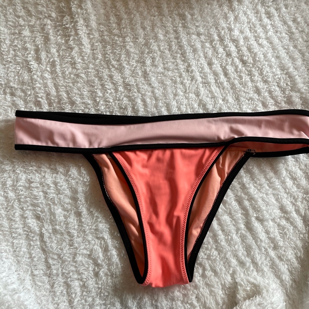 NWOT Zara bottoms